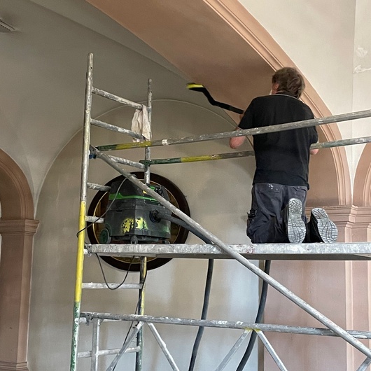 Reinigung in der Pfarrkirche St. Margareta Kahl