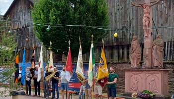 Festgottesdienst zum Straßen- und Hoffest 2025 im alten Kirchhof in Bürgstadt 